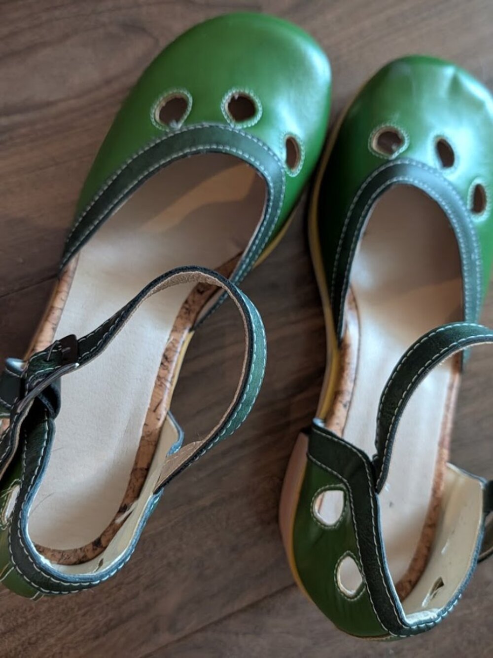 Mary Jane Cutout Ankle Buckle Strap Block Heel Sandals | Size 38 (7) | Green - Picture 14 of 15